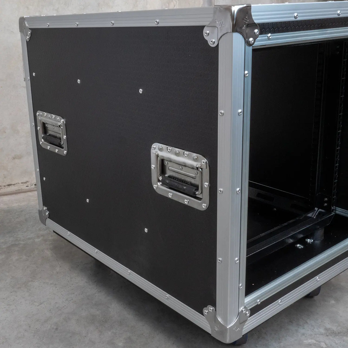 19" 10RU Slam Rack Road Case on Castors, Pro Series