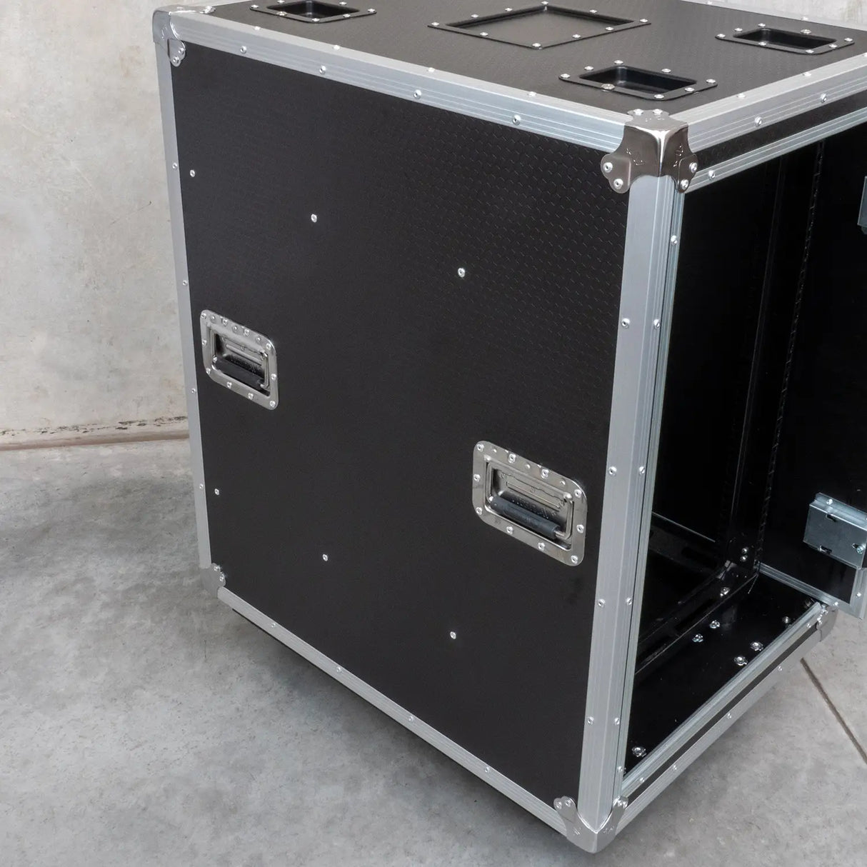 19" 16RU Slam Rack Road Case on Castors, Pro Series